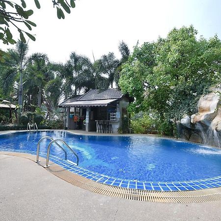 Oyo 536 Reuan Kanthima Ban Laem Chabang Exterior photo