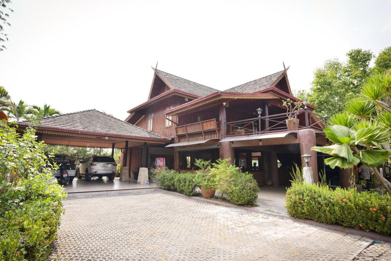 Oyo 536 Reuan Kanthima Ban Laem Chabang Exterior photo